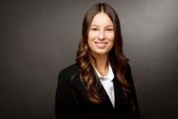 Werkstudentin Lorena spricht freudig über ihre gemeisterten Herausforderungen bei d.velop.